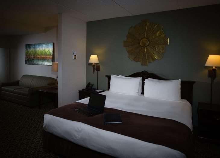 D. Hotel Suites & Spa Holyoke Szoba fotó